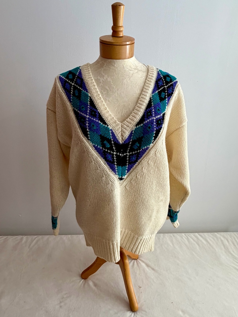 VTG! Cambridge Dry Goods Wool Cream V-Neck Sweater w/ Teal & Purple Argyle, sz S